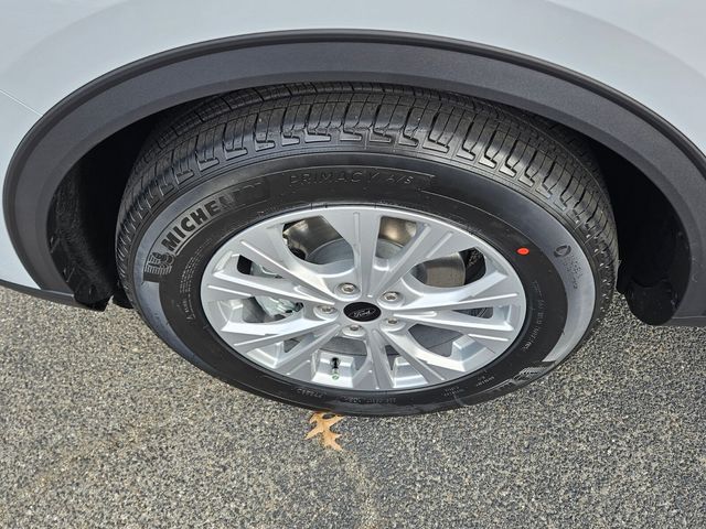 New 2026 Silver Ford Active image 10