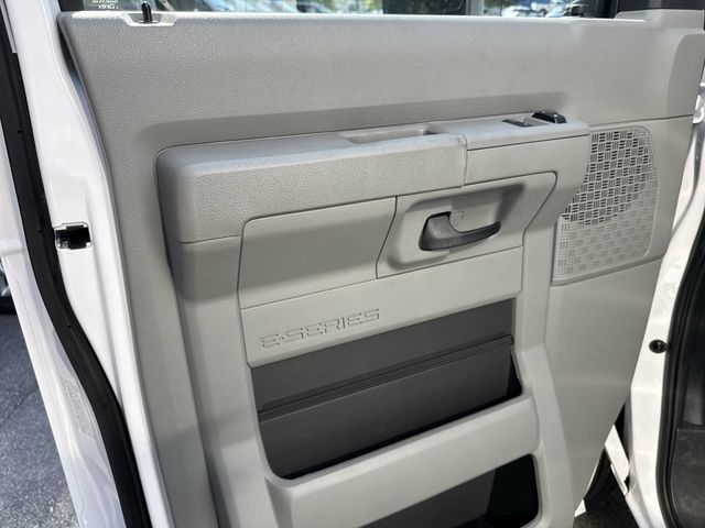 New 2027 White Ford 16FT BOX/LIFTGATE image 19