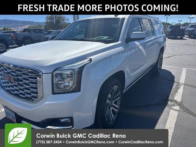 White Frost Tricoat 2018 GMC Yukon XL SUV / Crossover Four-Wheel Drive