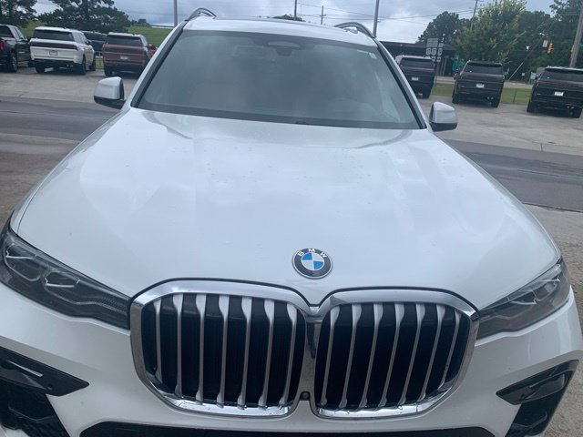 Used 2022 White BMW xDrive40i image 2