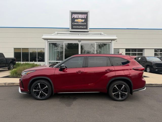 Red (Ruby Flare Pearl) 2022 Toyota Highlander SUV / Crossover All-Wheel Drive 8-Speed Automatic