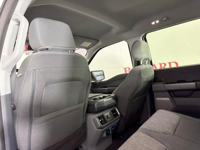 2021 Oxford White Ford F-150 XLT 4X4 Truck