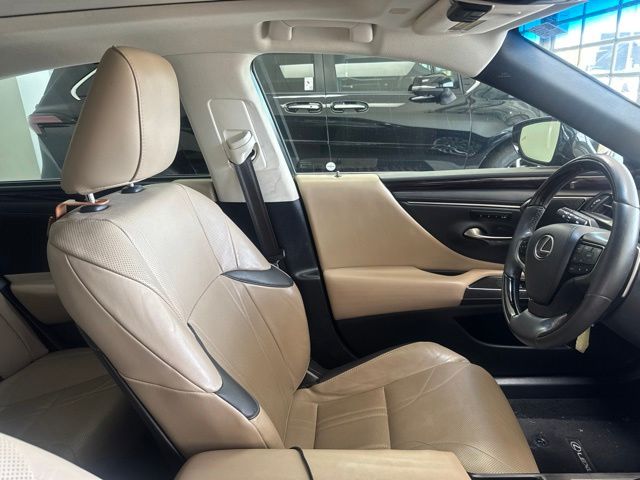 Used 2020 Lexus ES Sedan