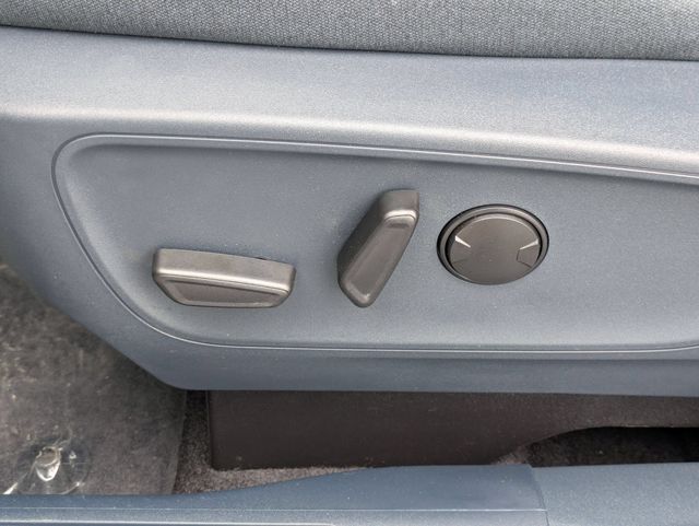 New 2026 Azure Gray Metallic Tri-Coat Ford XLT image 15