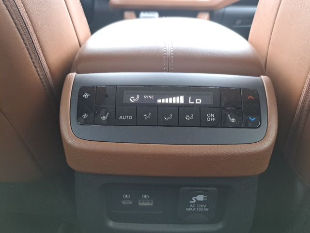 Used 2024 White Nissan Platinum image 29