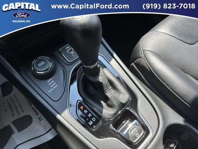 Used 2022 Black Jeep Limited image 31
