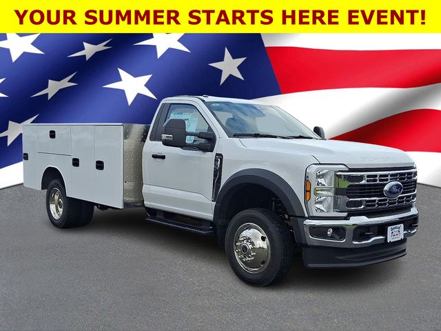 2025 Ford F-550 Super Duty Chassis Cab