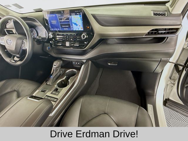Used 2021 Toyota Highlander SUV