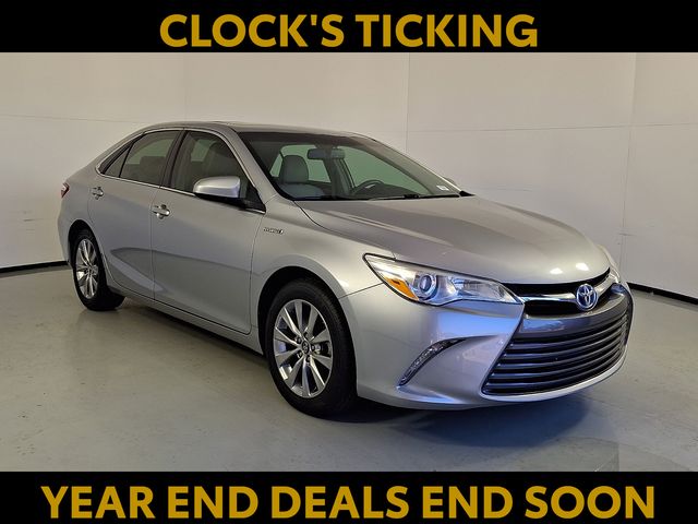 2017 Toyota Camry XLE Hybrid's photo
