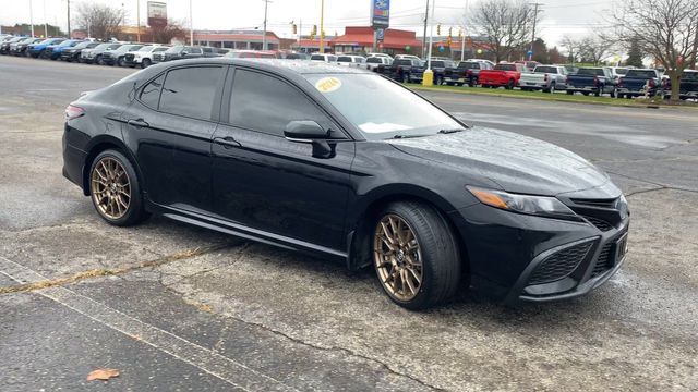 2024 Toyota Camry Hybrid SE 2