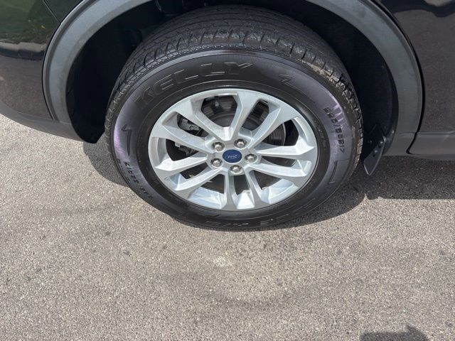 2021 Ford Escape SE photo