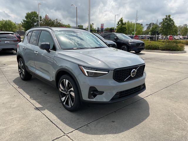 2026 Volvo XC40 B5 Ultra Dark AWD's photo