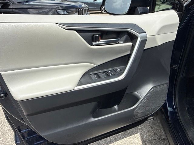 2024 Toyota RAV4 XLE - Photo 28