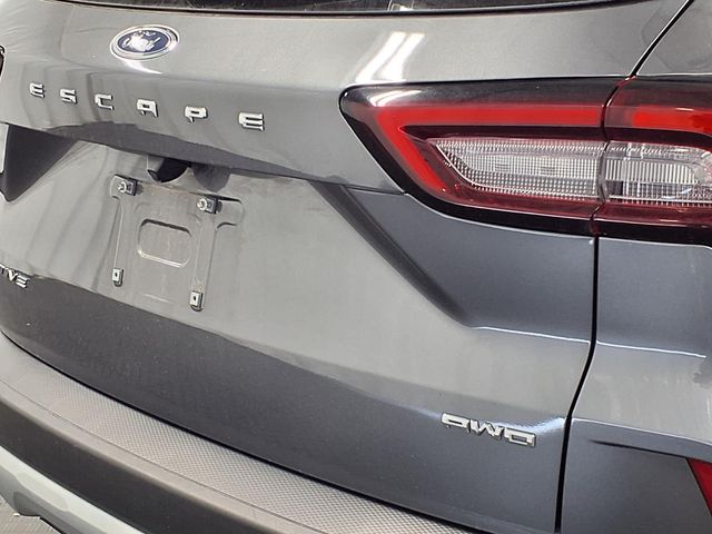 2023 Ford Escape - Image 9