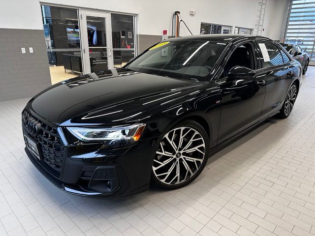 2023 Audi A8 Negro (Mythos Black Metallic) Sedán Tracción en las cuatro ruedas 8 velocidades Automática