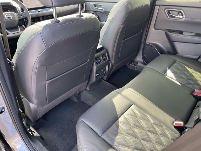 New 2026 Gray Nissan Platinum image 19