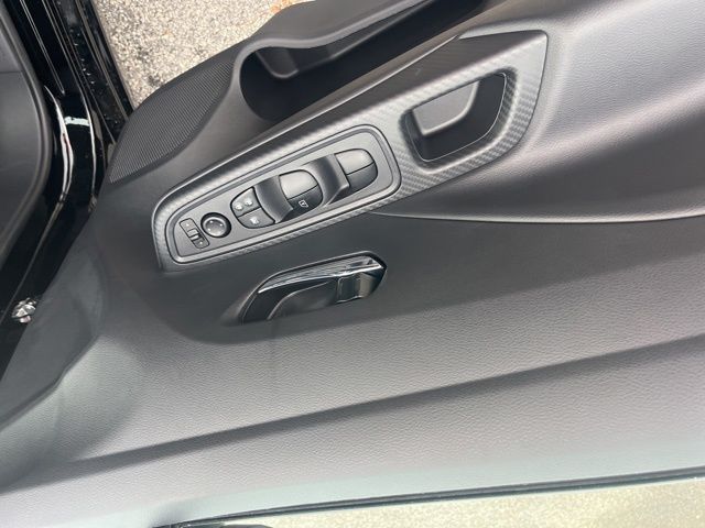 New 2025 Black Nissan 1.6 SV image 6