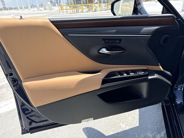 Used 2024 Lexus ES Sedan