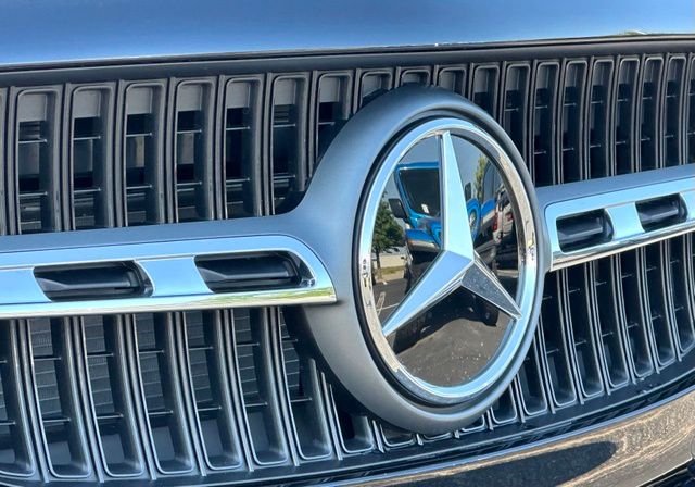 New 2026 Black Mercedes-Benz GLA 250 image 3
