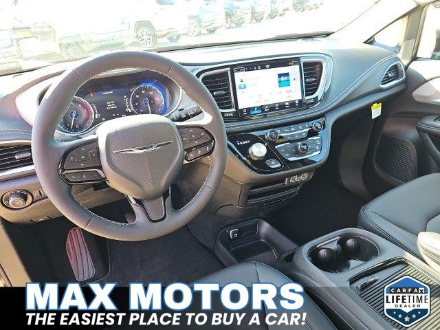 2024 Chrysler Pacifica Touring L 13