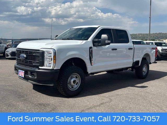 Oxford White 2026 Ford F-250 Super Duty Pickup Truck Four-Wheel Drive Automatic
