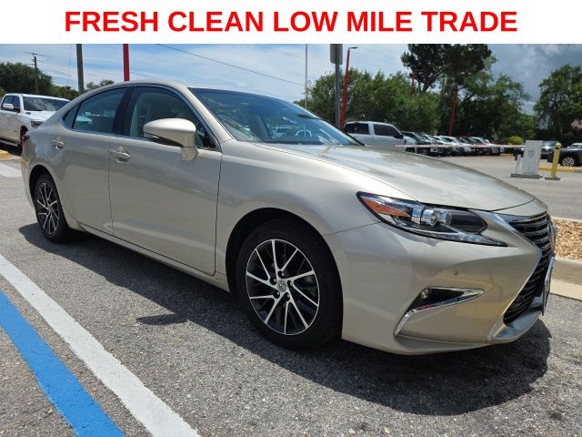 2017 Lexus ES 350 350's photo