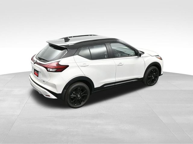 2024 Nissan Kicks SR 21