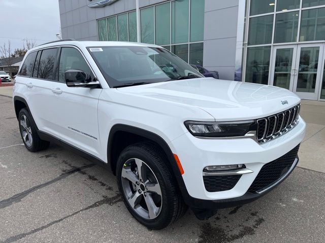 2024 Jeep Grand Cherokee 4xe - Bright White Clearcoat exterior view 3