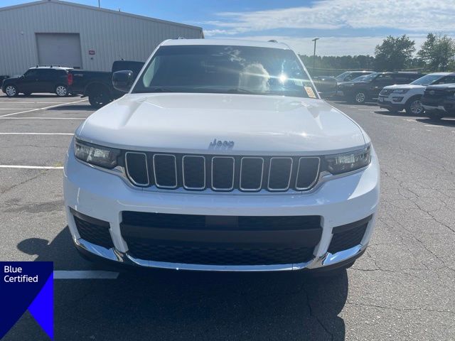 Used 2022 White Jeep Laredo image 8