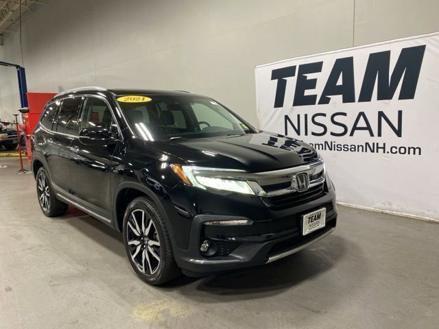 Crystal Black Pearl 2021 Honda Pilot Touring AWD with Rear Captains Chairs SUV / Crossover All-Wheel Drive 9-Speed Automatic