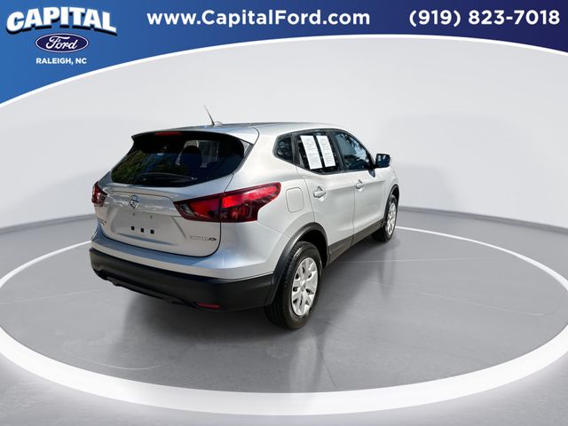 Used 2019 Silver Nissan S image 8