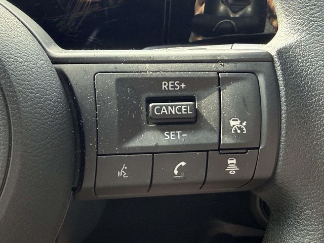 Used 2025 White Nissan S image 19