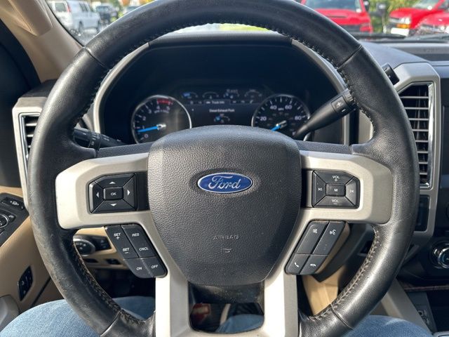 2017 Ford F-350SD Lariat photo