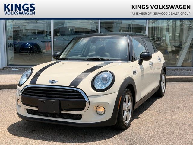  2016 MINI Cooper 4-Door Hatchback FWD   
