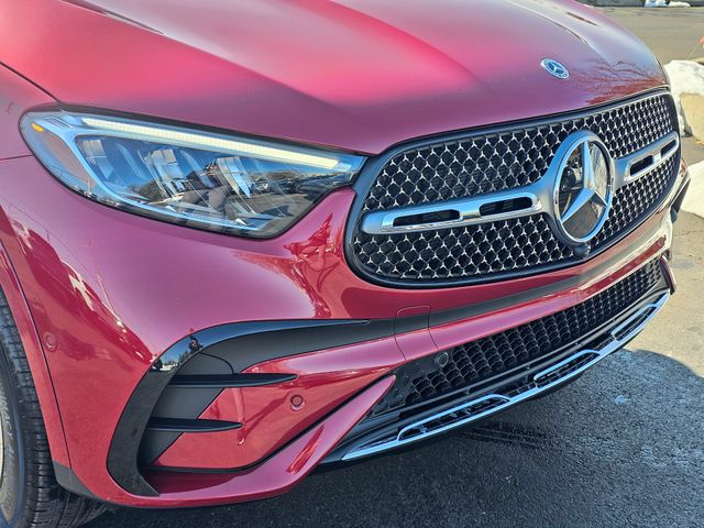 New 2026 Red Mercedes-Benz GLC 300 image 2