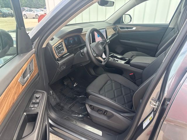 2025 Volkswagen Atlas 2.0T SE w/Technology:L168456A