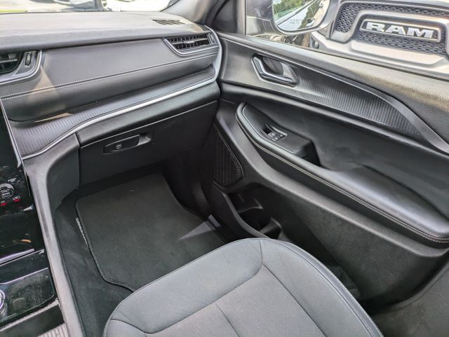 2024 Jeep Grand Cherokee L Laredo 4x4
