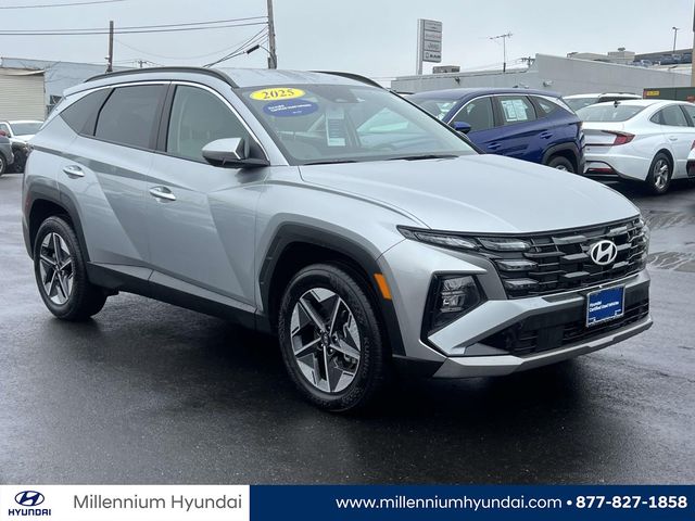 Shimmering Silver 2025 Hyundai Tucson SEL AWD SUV / Crossover All-Wheel Drive 8-Speed Automatic