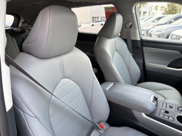 New 2026 Toyota Highlander SUV