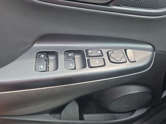 Used 2018 White Hyundai Limited image 29