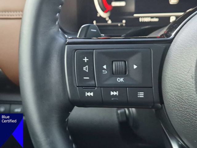 Used 2025 Black Nissan Platinum image 18