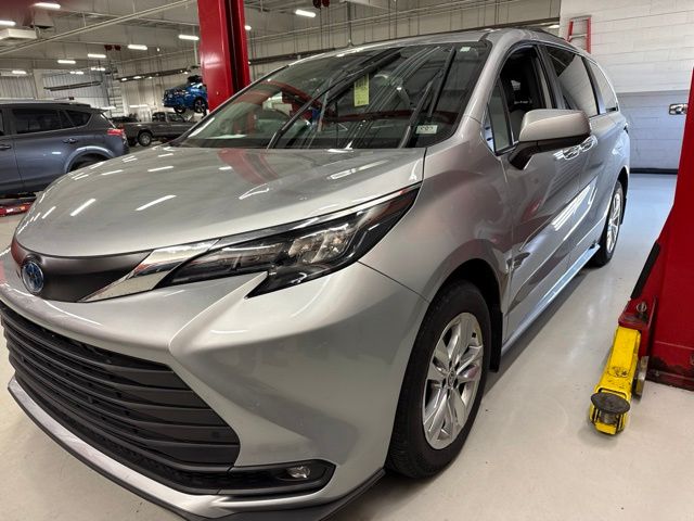 Celestial Silver Metallic 2025 Toyota Sienna Minivan All-Wheel Drive Continuously Variable Transmission