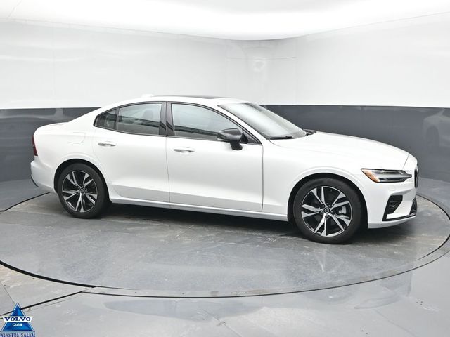 2025 Volvo S60 B5 Core FWD