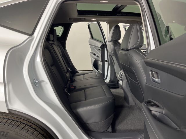 2025 Everest White Pearl Tricoat Nissan Murano SL AWD SUV