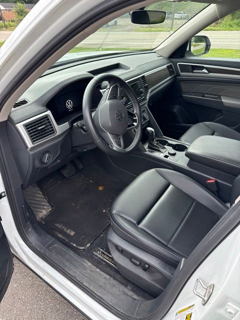 2023 Volkswagen Atlas 2.0T SE White at Sutliff Volkswagen