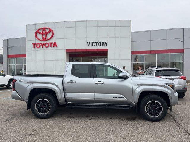 2025 Toyota Tacoma TRD Sport Double Cab photo 3