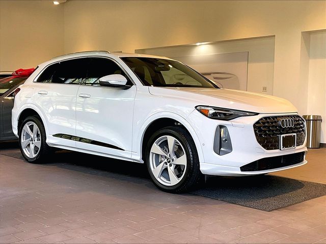 Glacier White 2025 Audi Q5 SUV / Crossover All-Wheel Drive 7-Speed Automatic