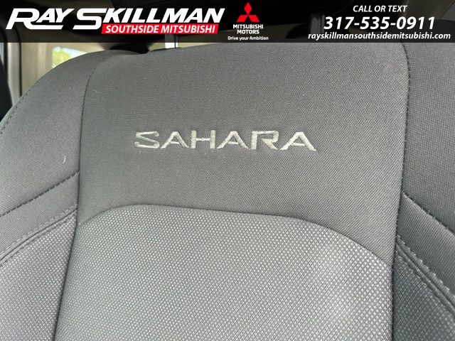 Used 2019 White Jeep Unlimited Sahara image 19