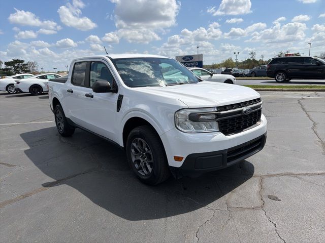 Oxford White 2022 Ford Maverick XLT SuperCrew AWD Pickup Truck All-Wheel Drive 8-Speed Automatic