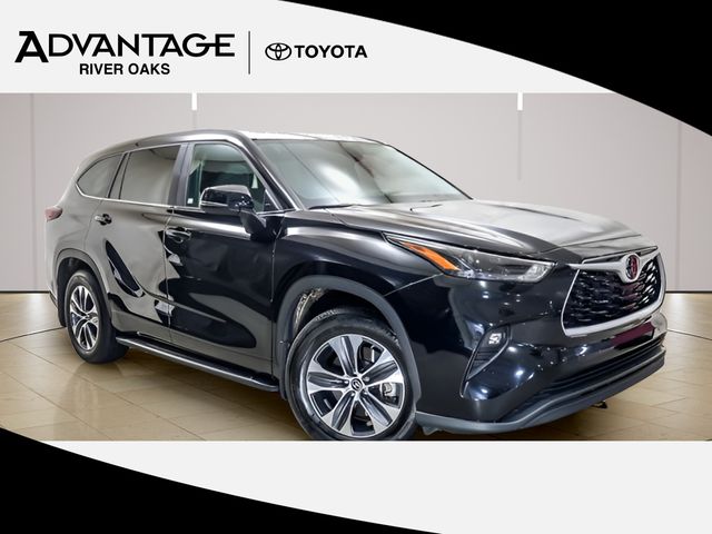Midnight Black Metallic 2024 Toyota Highlander XLE AWD SUV / Crossover All-Wheel Drive 8-Speed Automatic